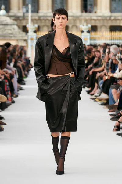 Look 29